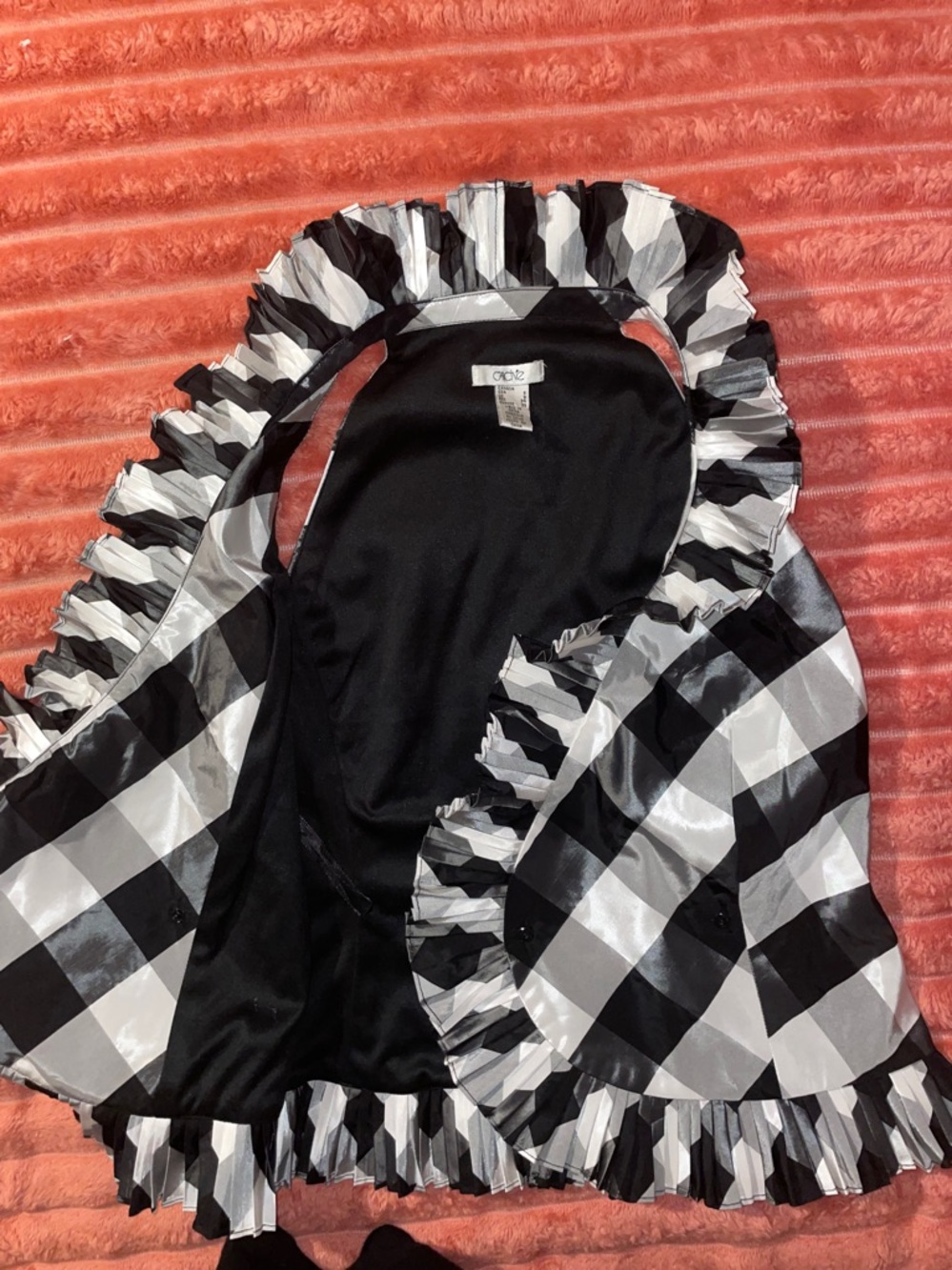 Cache’ size 6 Black, Gray & White Buffalo Check Ruffle Top - Picture 3 of 9